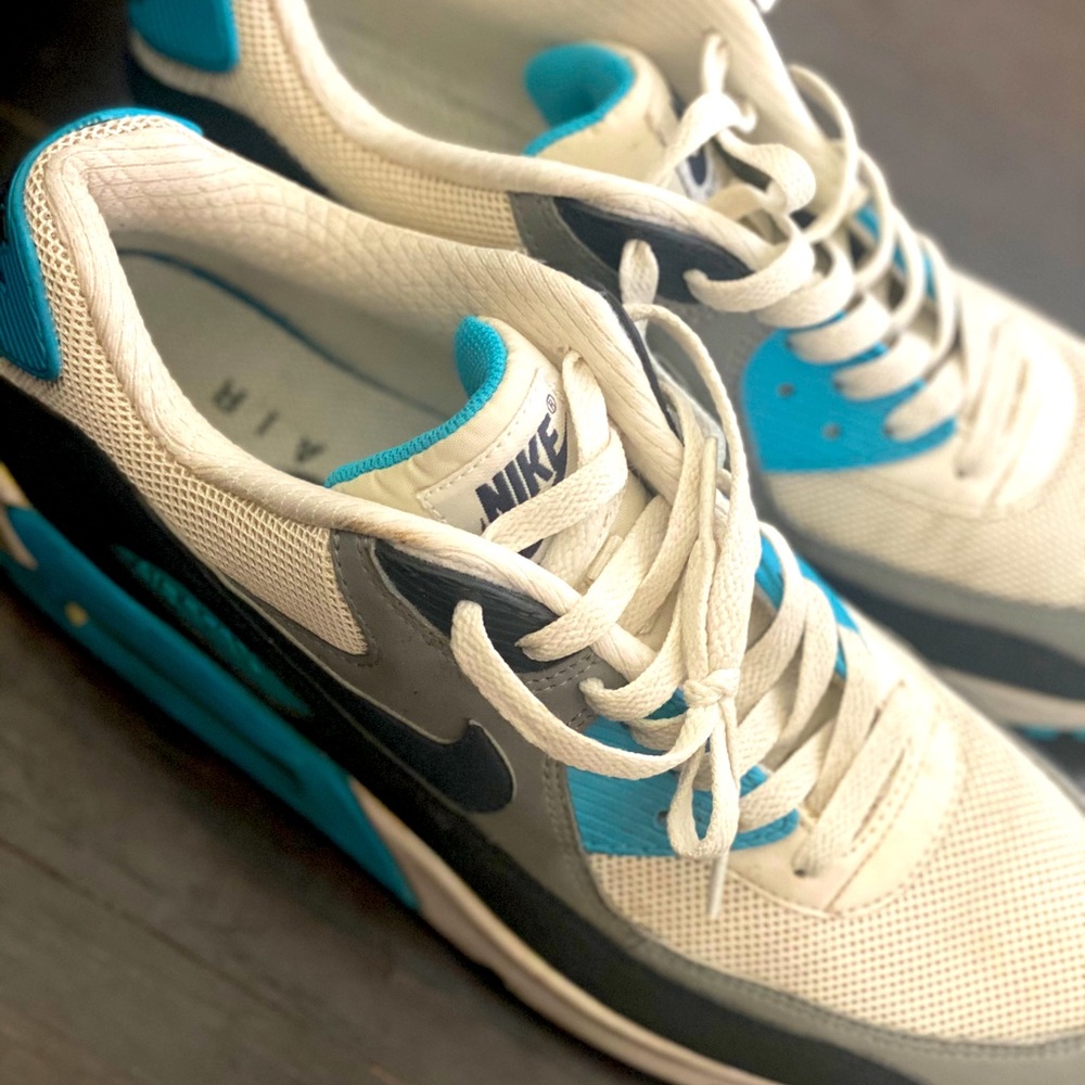 Nike air max’s.